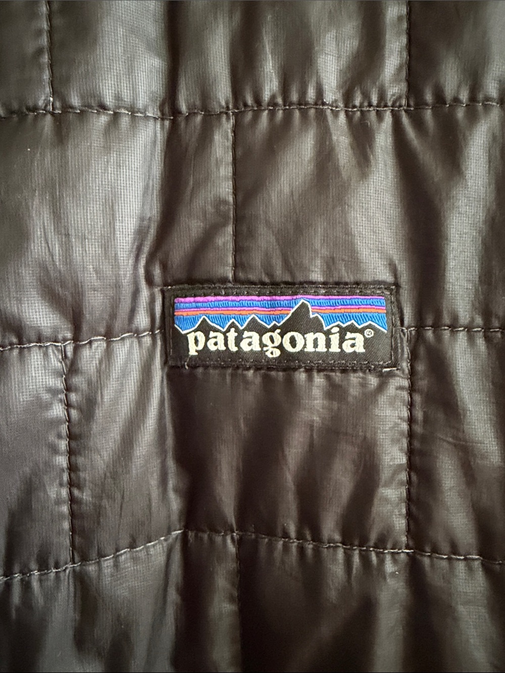 Patagonia Men’s Black Quilted Puffer Jacket - Picture 6 of 8